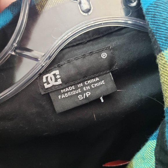 The DC Shoe Company Women's size X-Small 100% Cotton Lg Box Plaid Flannel shirt - Picture 9 of 9